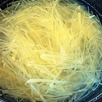厨房小白也能轻松搞定的快手菜---炝拌土豆丝的做法图解4
