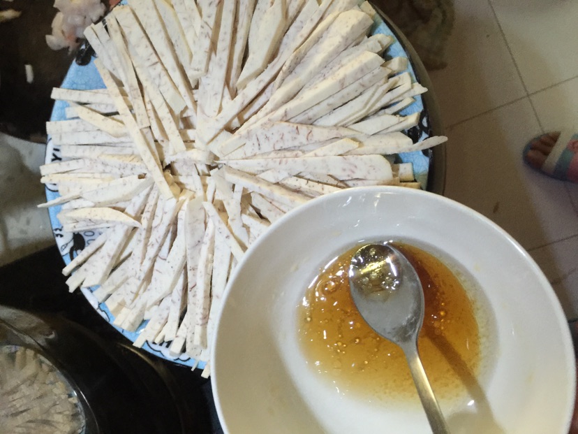 外婆家芋头丝的做法图解3