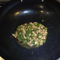 青椒炒肉丁的做法图解7