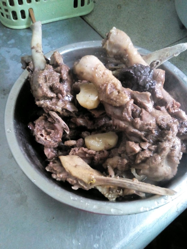 Stewed duck with horseshoe