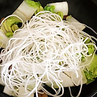 酸辣白菜炖粉条的做法图解3