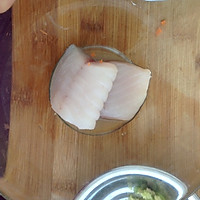 宝宝吃的鱼肉胡萝卜丸的做法图解2