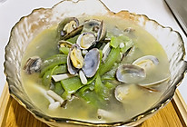 一碗超级适合夏天喝的汤—丝瓜菌菇蛤蜊汤的做法
