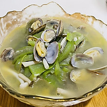 一碗超级适合夏天喝的汤—丝瓜菌菇蛤蜊汤