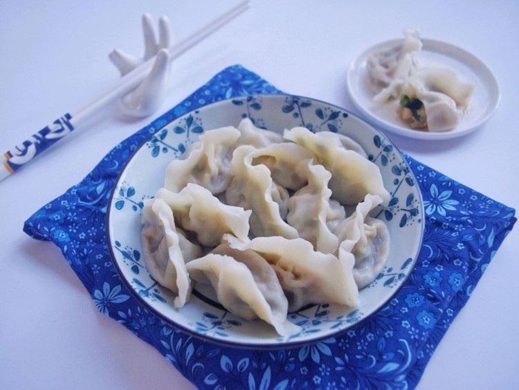 扇贝鸡蛋三鲜水饺的做法