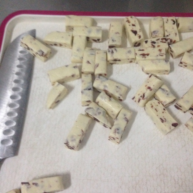 曼越莓牛扎糖的做法图解7