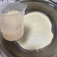 外酥里嫩又多层的芝麻烧饼的做法图解2