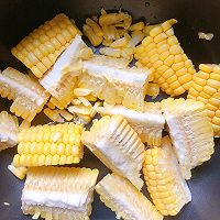 #冬季滋补花样吃法#甜玉米炖鸡汤的做法图解3