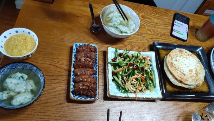 丰富的周六早餐