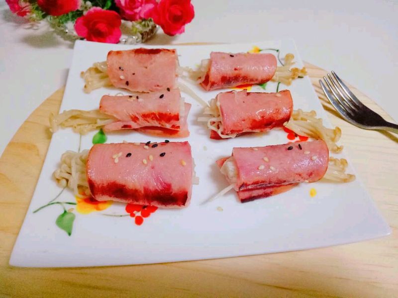 Ham and mushroom rolls