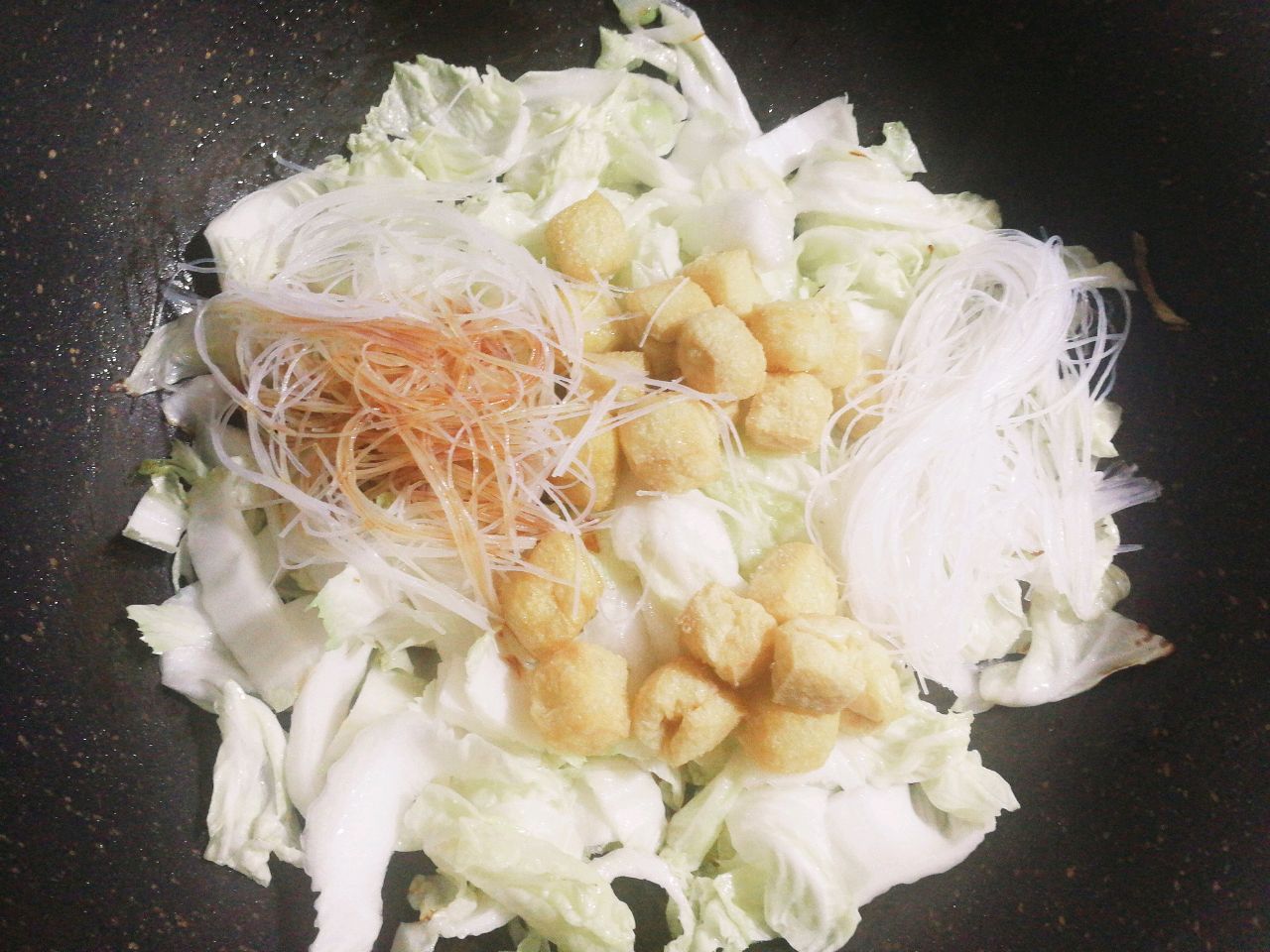 白菜焖豆泡怎么做_白菜焖豆泡的做法_美食零食店铺_豆果美食