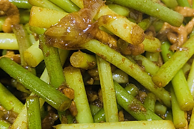 能多吃一碗饭的蒜苔炒肉丝