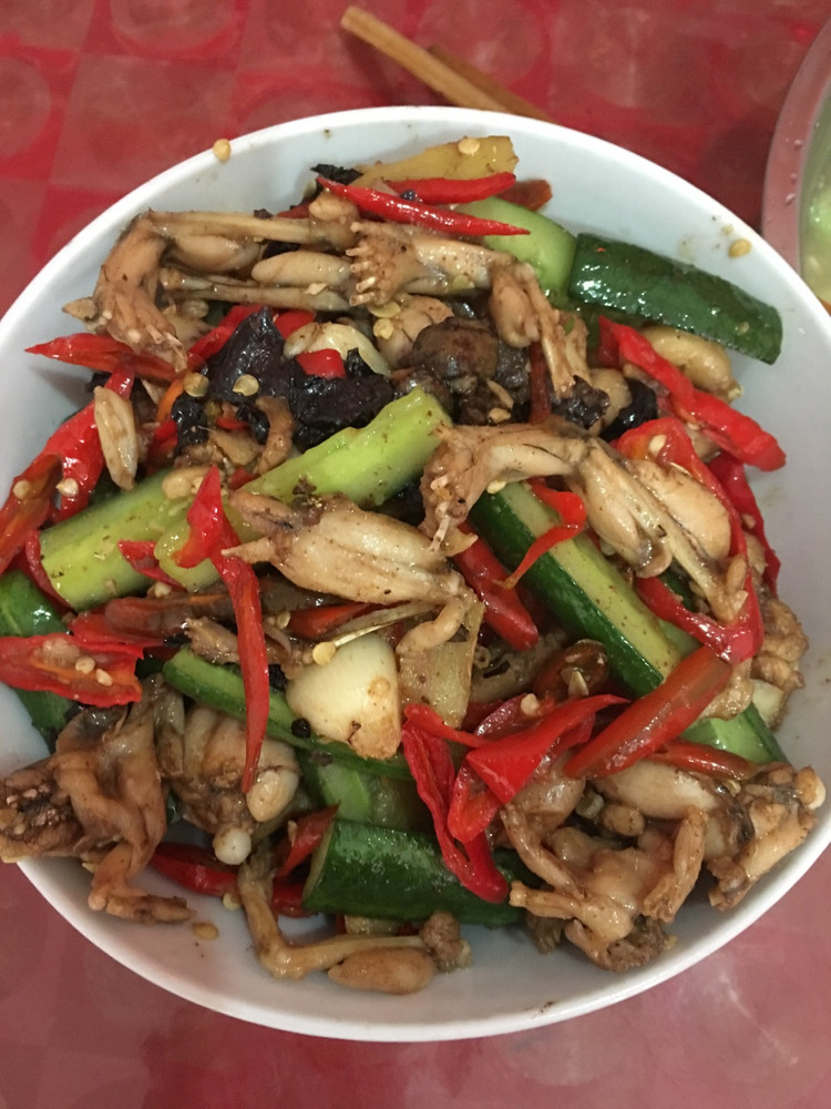 小炒青蛙肉的做法
