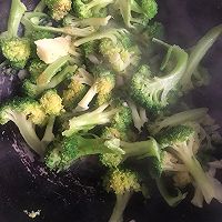 快手菜—蒜香西兰花的做法图解7