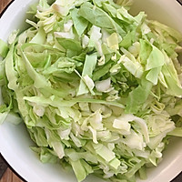 #我们约饭吧#洋白菜肉沫炒粉丝的做法图解1