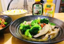 #黄河路美食#鸡汁蘑菇西蓝花的做法