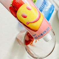 #在夏日饮饮作乐#草莓牛奶的做法图解3