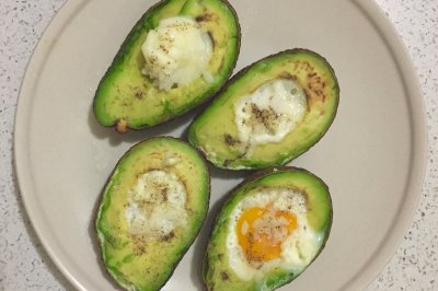 简单快速--牛油果米饭蛋盅（不用烤箱）