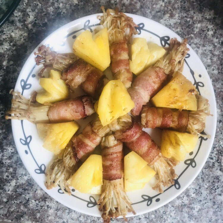 菠萝培根金针菇的做法