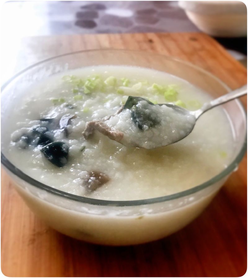 Congee with preserved egg and lean meat