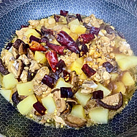 【香菇土豆焖鸡】的做法图解5