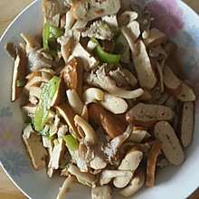 香干蘑菇炒鸡胸肉