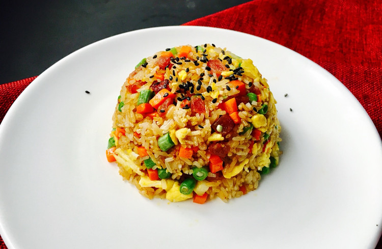 五彩八宝炒饭的做法