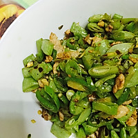 扁豆炒肉的做法图解1