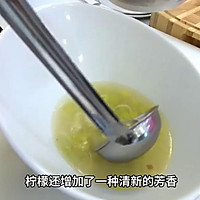享受美食的时间是快乐的，葱香柠檬大比目鱼汤周末给家人的快乐的做法图解10