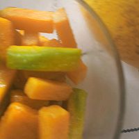 蛋黄焗黄瓜的做法图解2