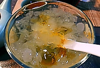 养颜桃胶皂米雪燕银耳羹的做法