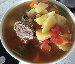 土豆排骨汤——简单好吃但不快的吃的做法