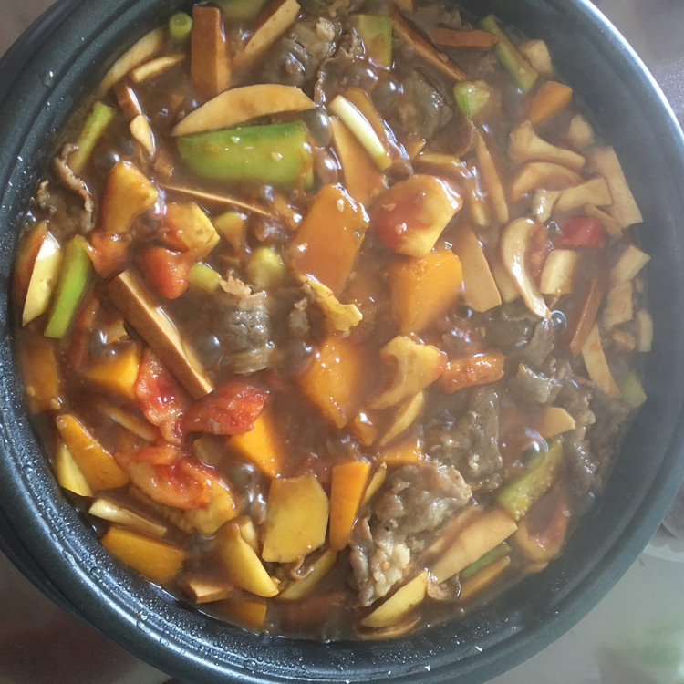 肥牛三汁焖锅的做法
