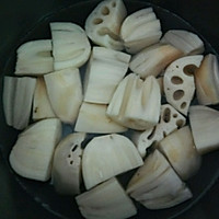 排骨煲莲藕的做法图解2