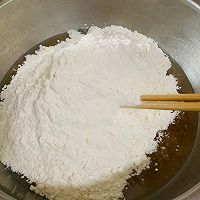蛋黄月饼的做法图解2