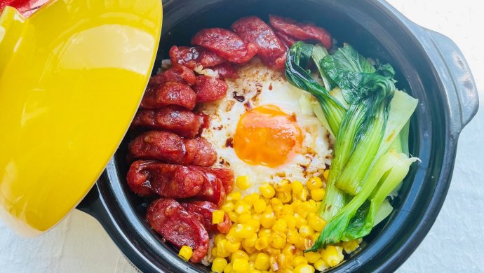 馋了很久的煲仔饭，今天给安排上了