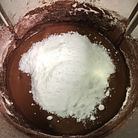 #花10分钟，做一道菜！#棉花糖巧克力杯子蛋糕的做法图解10