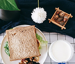 简单到没办法翻车的全麦三明治#十分钟健康早餐#的做法