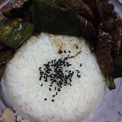 青椒猪肝盖浇饭