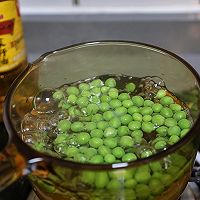 #中秋香聚 美味更圆满#鲜香好滋味～茄汁豌豆虾仁的做法图解4
