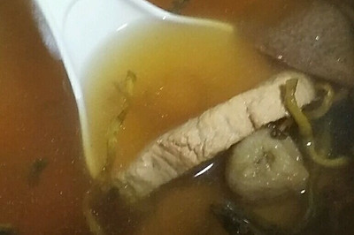 石斛炖瘦肉汤