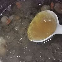 美容养颜篇——银耳桃胶燕窝羹的做法图解6