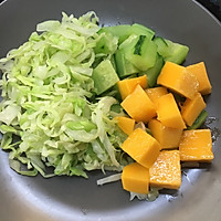 #秋天怎么吃#金枪鱼蔬菜水果沙拉的做法图解6