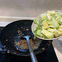 日式肉末炒包菜的做法图解3