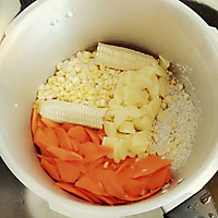 胡萝卜玉米土豆瘦肉粥的做法图解2