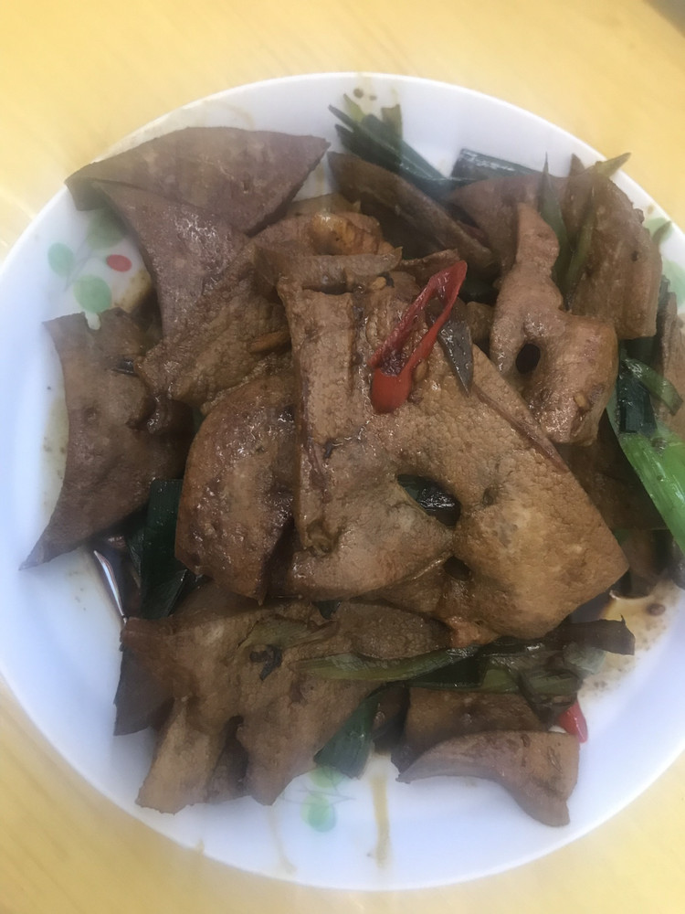 大蒜炒猪肝的做法