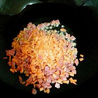 黑胡椒香肠焗饭的做法图解3