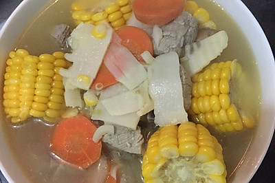 玉米竹笋排骨汤