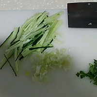 凉拌馄饨的做法图解1