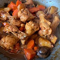 土豆胡萝卜香菇红炖鸡翅根的做法图解9